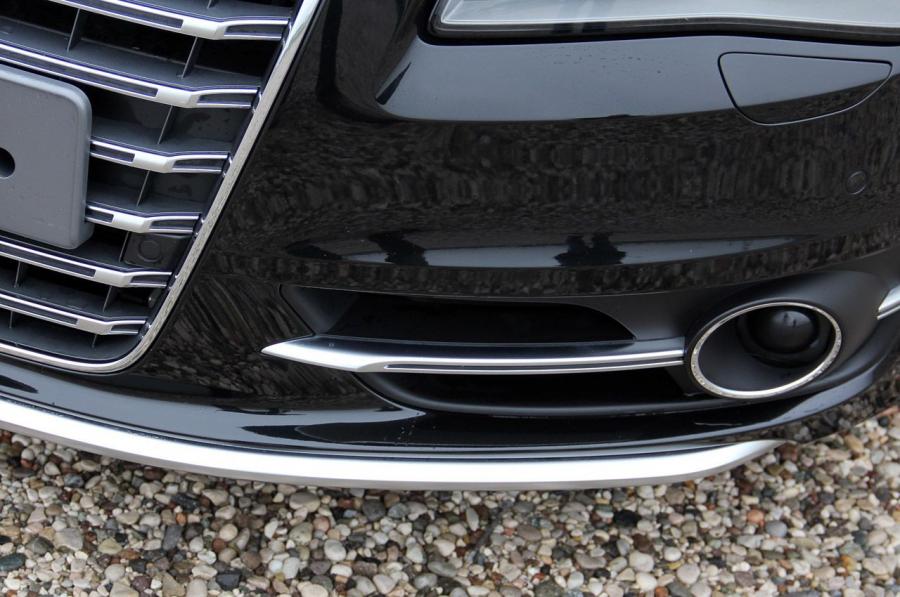 Детали экстерьера Audi S8 (D4) 2012 года  (WW) (фото 30 из 36)